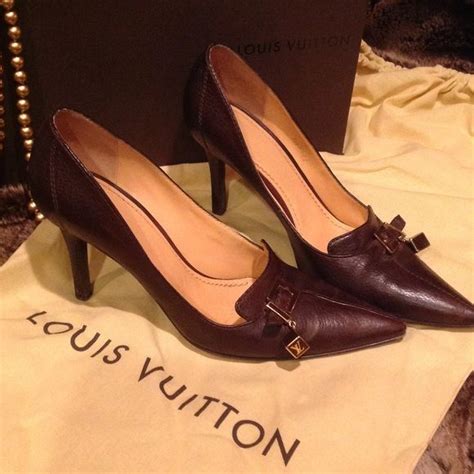 louis vuitton so kate pumps.